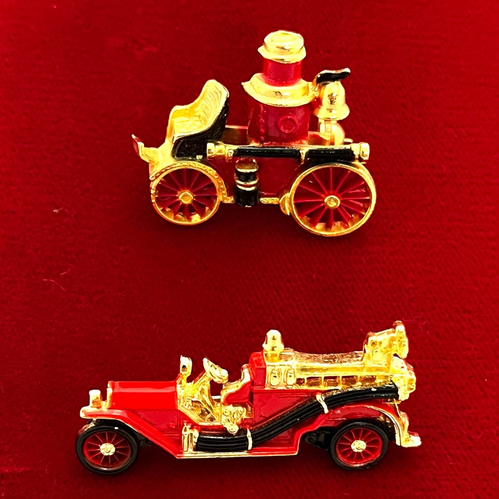 Vintage Fire Truck Brooches - Picture 2 of 12